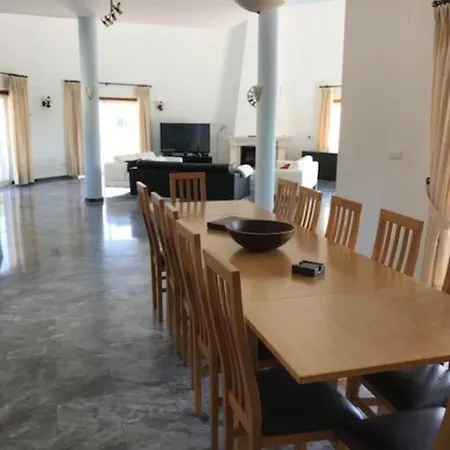 Casa Shally Usseira